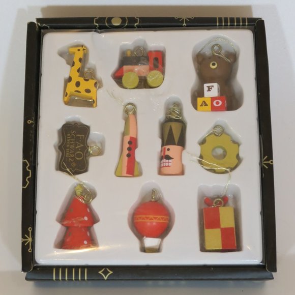 Fao schwarz christmas catalog 2025